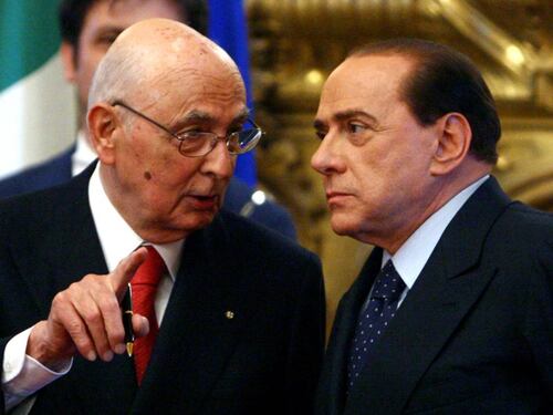 Gianni Letta: "Spero che lassù possa chiarirsi con Berlusconi". Quel rapporto travagliato tra i due