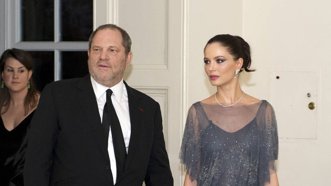 Molestie, moglie Weinstein in lacrime: "Non ho mai sospettato nulla"