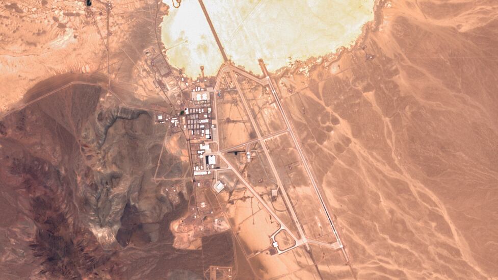 Giallo nell'Area 51: un velivolo non identificato fa scattare l'allarme. Indaga l'Fbi