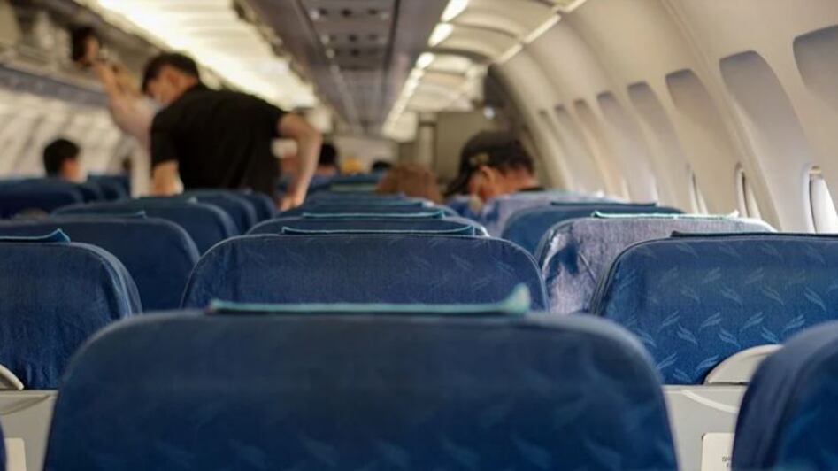 Senza la mascherina sull'aereo Multa da incubo: 25.000 euro