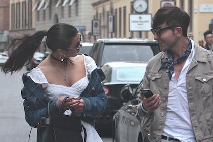 Giulia Salemi hot a passeggio per Milano 1