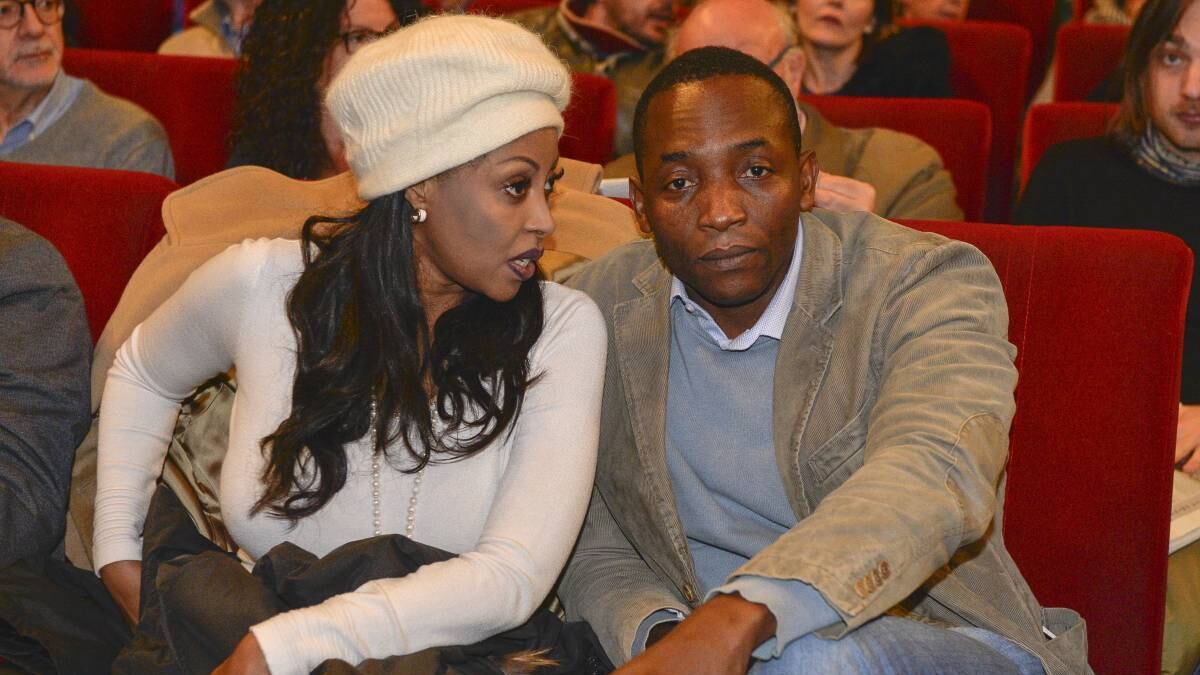 Fondi, le cinque anomalie di Soumahoro. E per le toghe è uno "smemorato seriale"