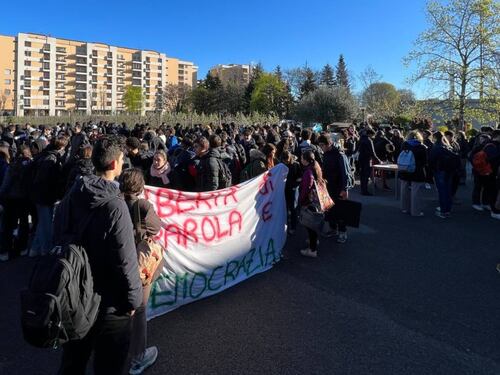 Le simpatie dem della preside che "censura" la Lega