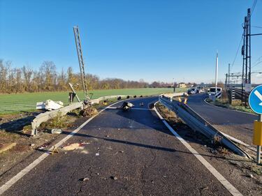Auto finisce fuori strada nell'Alessandrino: 3 ragazzi morti 2