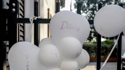 Bimba morta di stenti, i vicini sotto choc: "Non l'abbiamo mai sentita piangere"