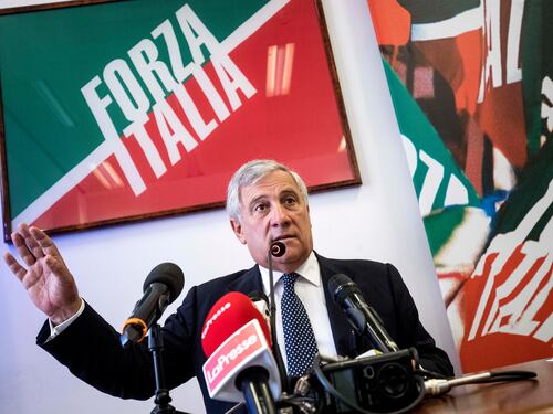 Tajani: "Berlusconi si candidi alle Europee"