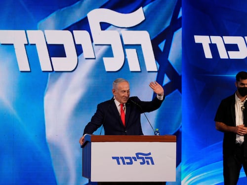 Bibi risorge e lotta. Critiche e calunnie non hanno scalfito “Mister Sicurezza”