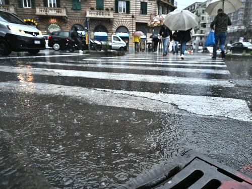 Meteo, tra quattro giorni cambia tutto: arrivano pioggia e neve