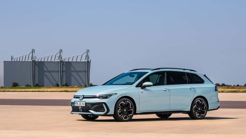 Volkswagen Golf 2024, guarda tutte le foto 10