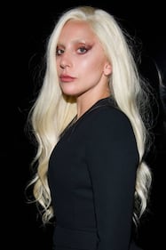 Lady Gaga, sobria ma seno in vista alla New York Fashion Week 12