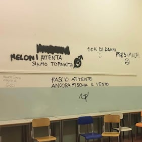 Insulti e minacce al Manzoni