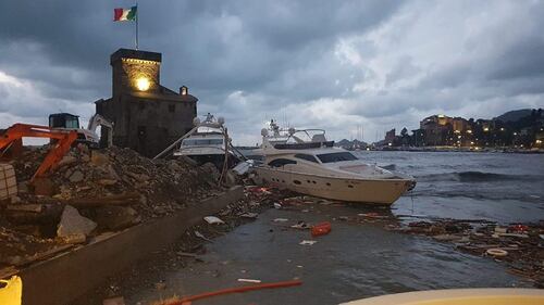 Rapallo, crolla la diga per mareggiata: distrutti centinaia di yacht 1