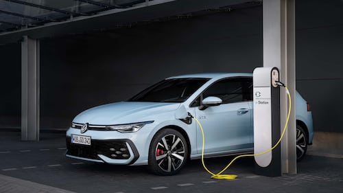 Volkswagen Golf 2024, guarda tutte le foto 12