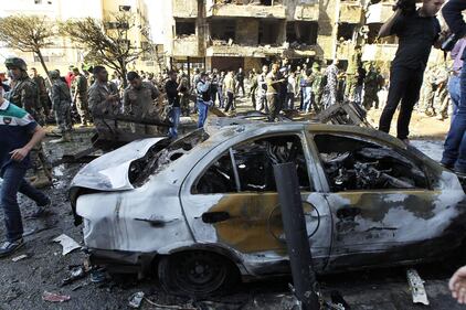 Libano, attentato all'ambasciata iraniana a Beirut 6