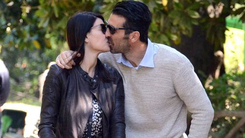 Ilaria D'Amico e Gigi Buffon, passione in piscina e pancino sospetto 29