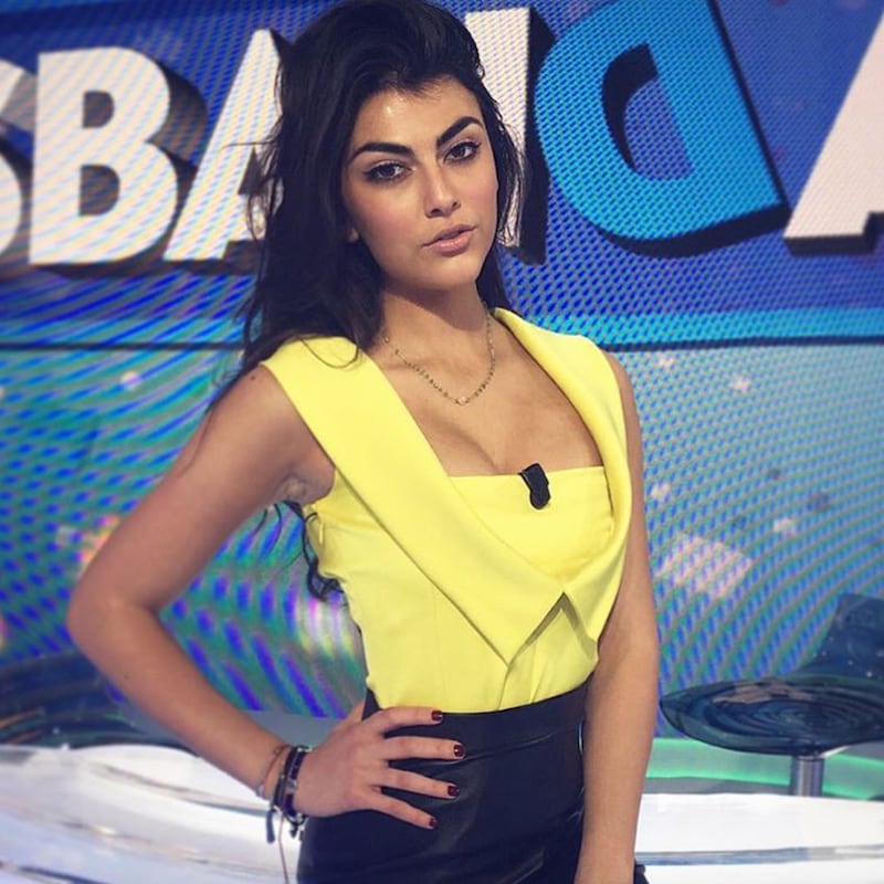 Giulia Salemi sexy tra pubblico e privato 13