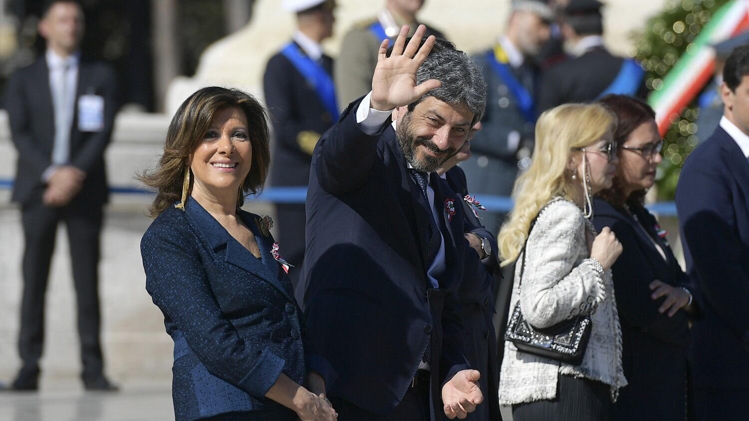 Salvini punge Fico: "Ufficializzi anche la festa di borseggiatori e lavavetri"
