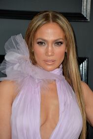 Jennifer Lopez, scatti bollenti per il tour 9