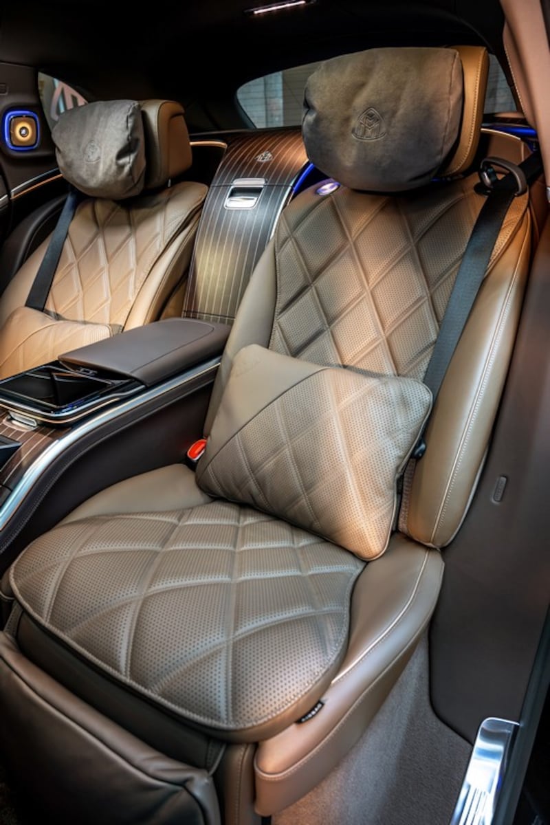 Mercedes-Maybach EQS SUV: guarda la gallery 28