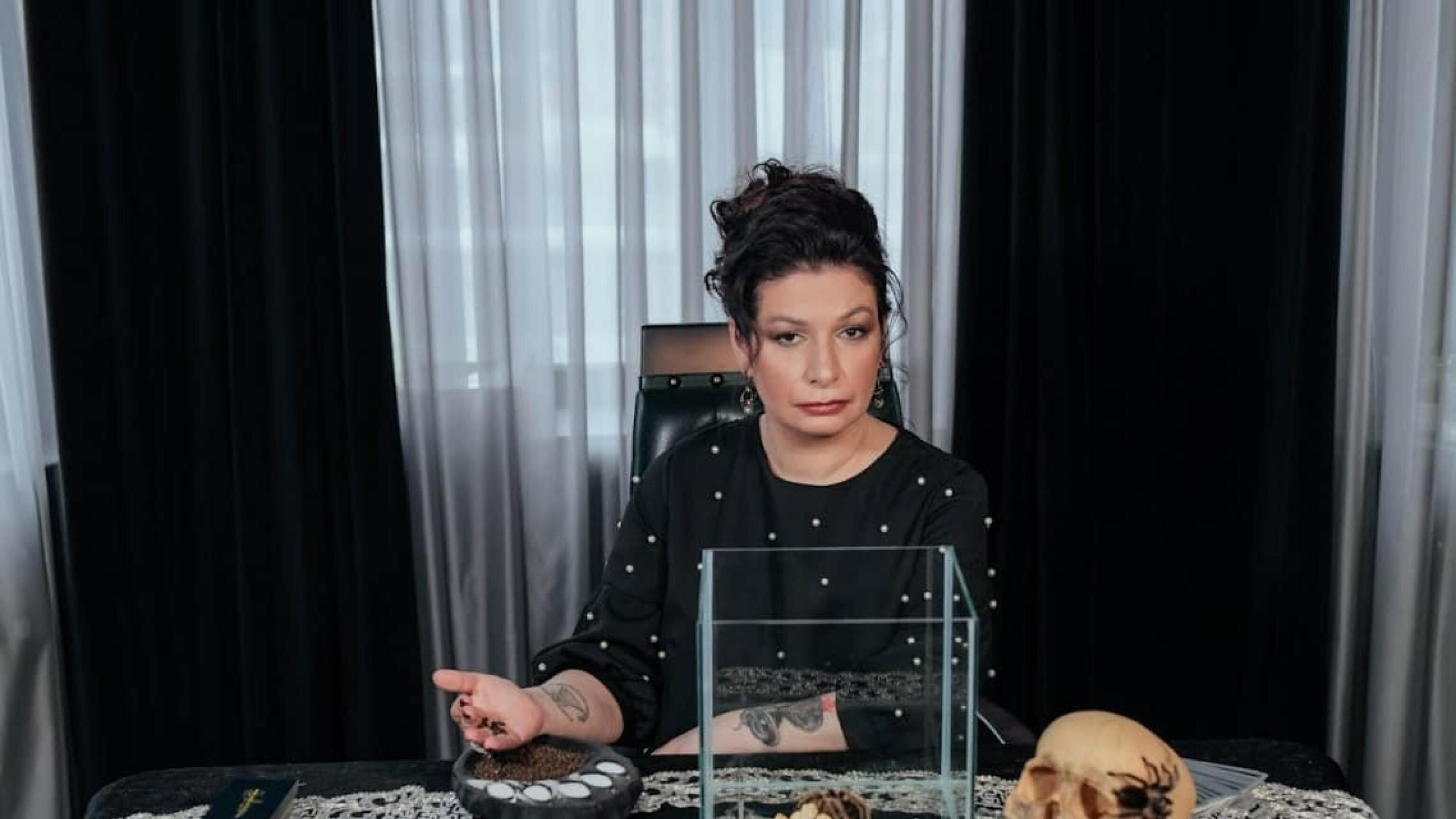 La "strega di Putin" finisce in cella: chi è Alyona Polyn