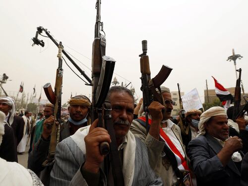 Yemen, i ribelli perdono posizioni ad Aden. Al Qaida guadagna terreno