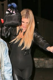 Khloe Kardashian e il leggins trasparente 3