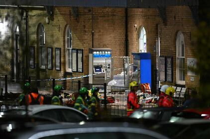 Attacco al coltello nei pressi di Londra: le immagini 11