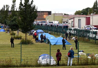 Francia, sgomberato campo migranti: "Troppa violenza" 8