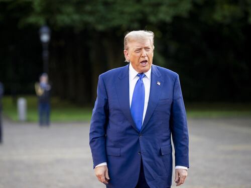 Furia e orgoglio di Donald. Prima striglia Netanyahu poi ferma pure Teheran. "Nessun cambio di regime"