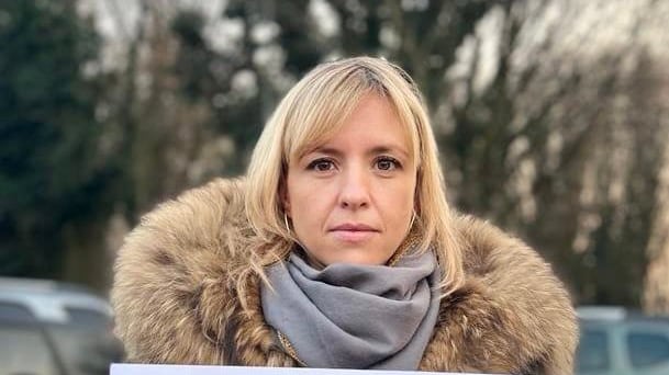 "Prendi la tua croce di m...". Le minacce choc per la moschea