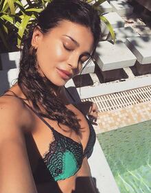Cristina Buccino, la scollatura è hot 2