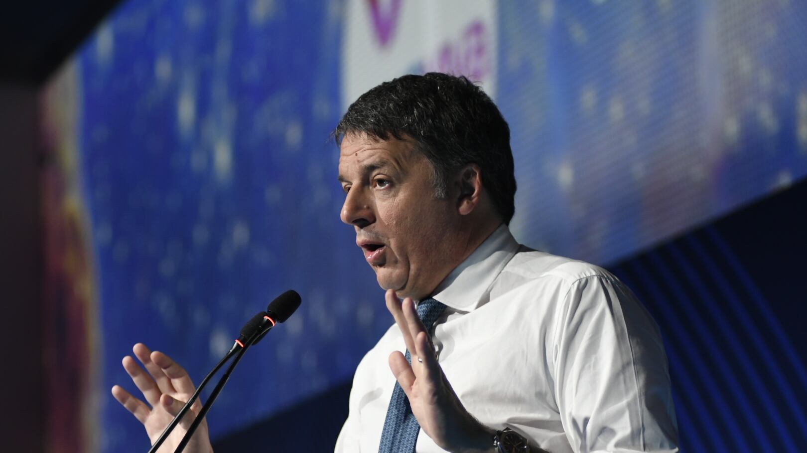 Renzi annuncia la federazione tra Italia Viva e Azione: l'attacco al Pd