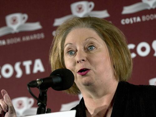 Hilary Mantel intimista indaga una "piccola storia"