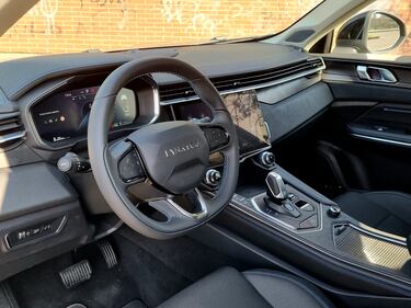 Lynk & Co 01, la nostra prova: guarda le foto 14