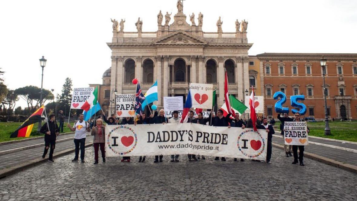 La protesta, la benzina, il fuoco: "Vi racconto il dramma dei papà separati"