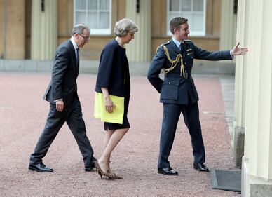 Theresa May a Downing Street 2