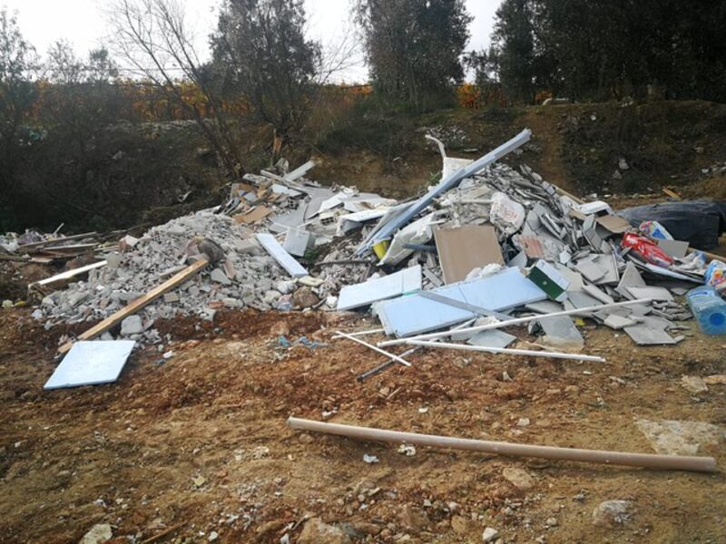 Andria, le immagini della discarica a due passi dal centro abitato 8