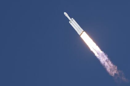 Parte il bus spaziale di Space X 4