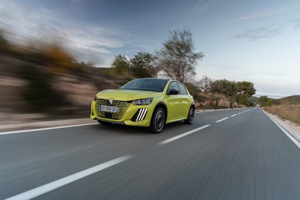 Peugeot e-208, guarda la gallery 2