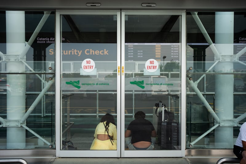 I disagi dei passeggeri all'aeroporto di Catania