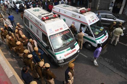Incendio divampato in una fabbrica di New Delhi,. Molti gli operai morti 6