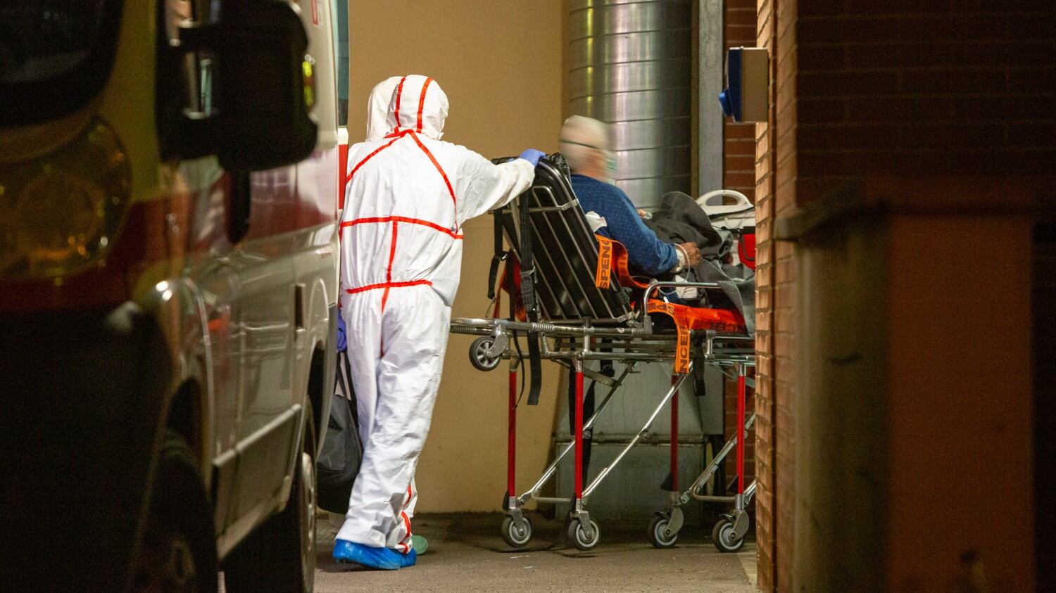 Coronavirus, 161 morti in un giorno. A Milano solo 8 nuovi casi