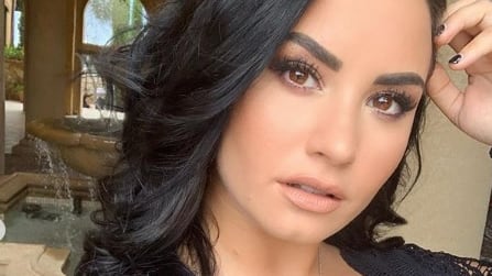Demi Lovato si battezza nel fiume Giordano: "Vivo una nuova fase spirituale"