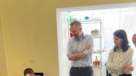 "Una soluzione innovativa". E il Pd "legalizza" l'occupazione abusiva