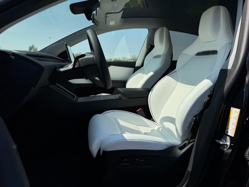 Tesla Model Y Performance: guarda le foto 10