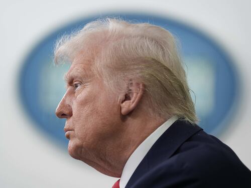 Scoppia la guerra dei dazi. Il Canada: "100 miliardi sui prodotti Usa"