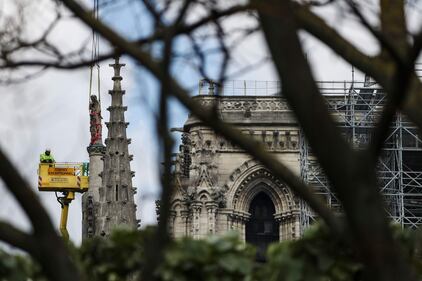 Dopo l'incendio alla Cattedrale di Notre-Dame cominciano i lavori di messa in sicurezza 9