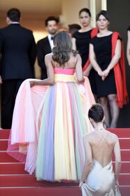 Emily Ratajkowski sublime: a Cannes è la più bella  12