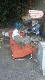 Degrado a San Pietro tra sporcizia, rom e clochard 8