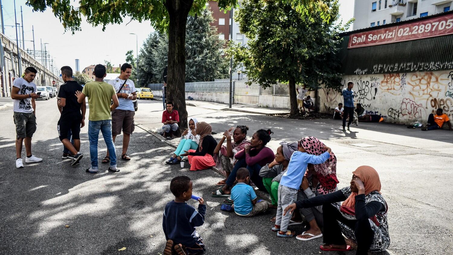 Il sindaco: "Accogliete in casa vostra i profughi"